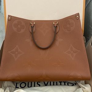 Louis Vuitton OnTheGo GM in cognac